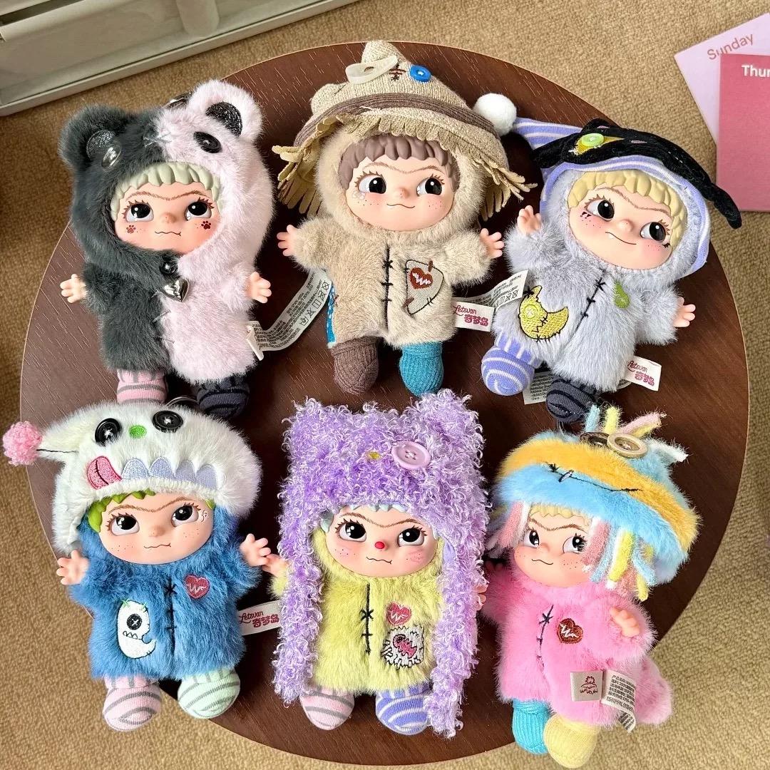 Wakuku Handmade World Series Vinyl Flush Doll