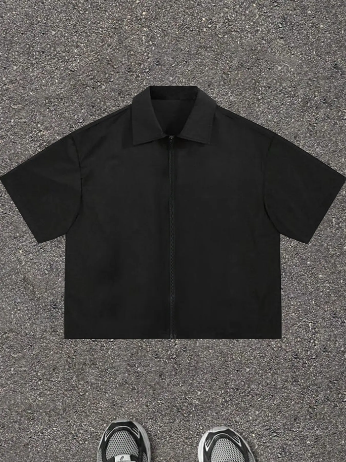 Men's Plain solid color black cut zipper short sleeved shirt, Menswear, minimalist Loose fit silk screen printed, suitable for casual summer wear, trendy casual shirt, simple design for minimalists, Streetwear Top