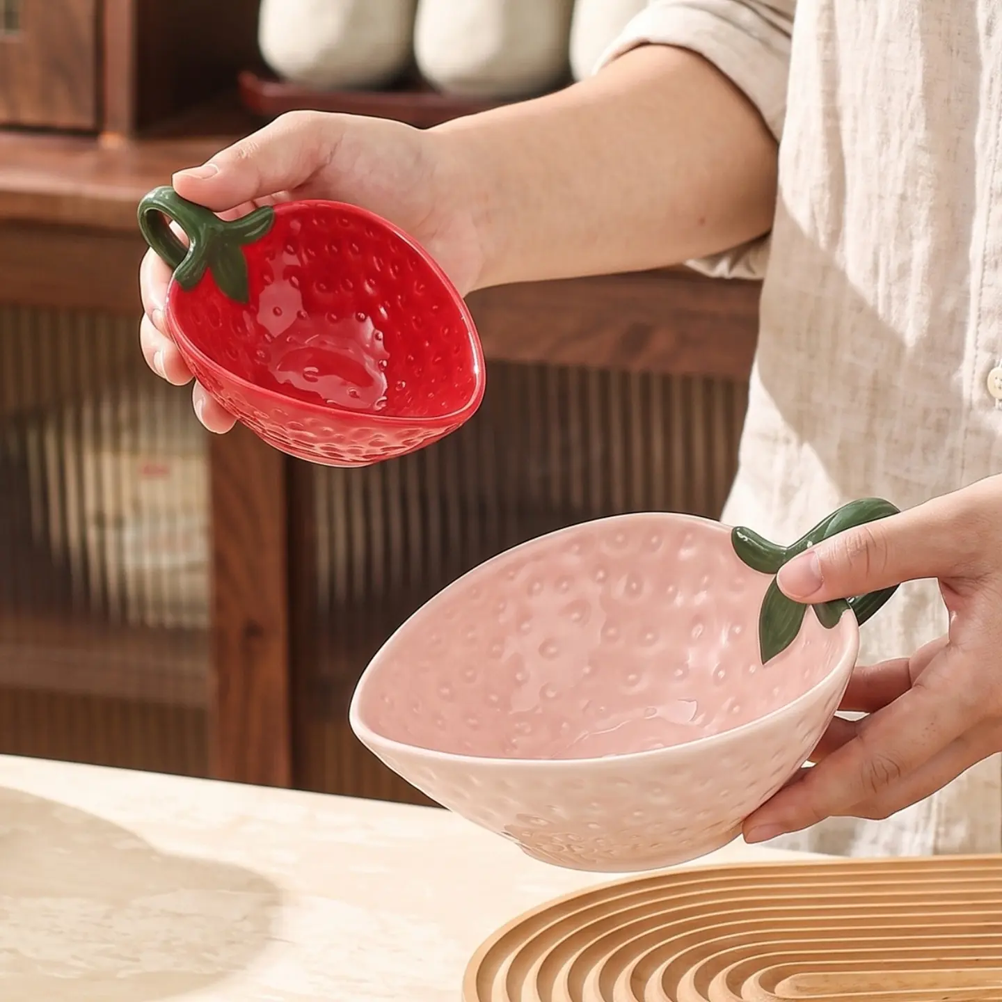 HongDian Strawberry-Shaped Single-Handle Porcelain Bowls, 8in Pink & 5in Red Tableware, Cute Textured Surface, Premium Ceramic, Microwave & Dishwasher Safe, Tea Table Decor, Salad Yogurt Snack Serving Bowl, 8\ Pink & 5\ Red Strawberry Handle Bowls, Microw