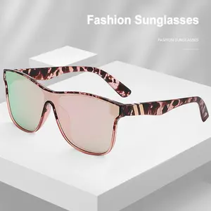 Women's Ombre Lens Square Sunglasses, Trendy CasualSunglasses for Everyday Use, Fashion Accessories forOutdoor Activities