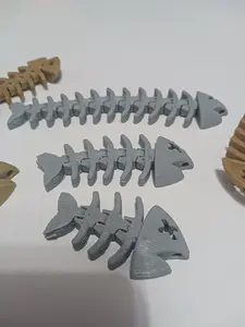 Flexible Fish Bone Keychain Fidget Toy - 3D Printed