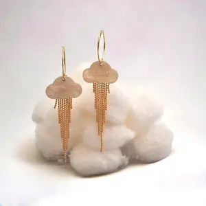 Cloud Chaser earrings—(marbled pearl)