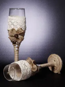 2-piece Country Style Handmade Hemp Rope Lace Wedding Champagne Glass Bride and Groom Wish Wine Glass with Hemp Rope Flower and Pearl Embellishment Retro Bohemian Wedding Goblet for Outdoor Wedding, Engagement, Anniversary, Couple Gift, Photo Props