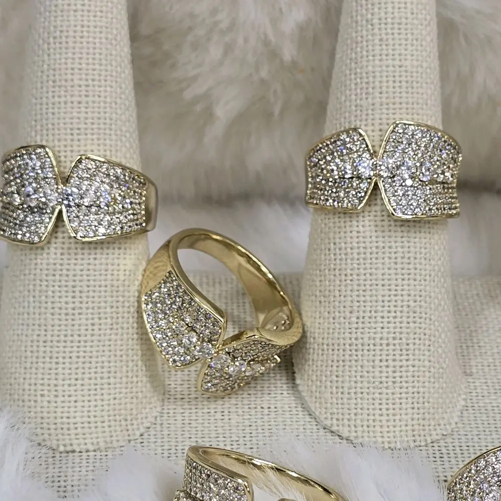 # 0189 Anillos Adiamantados Oro Laminado Alta Calidad 14k Elegantes y Brillantes para Mujer