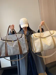 Chessboard Pattern Short Trip Travel Bag for Women, Lightweight Luggage Bag, Large Capacity Handbag, Business Trip Storage Bag, Casual Travel Bag, Travel Duffel Bag, Checkered Pattern Bag