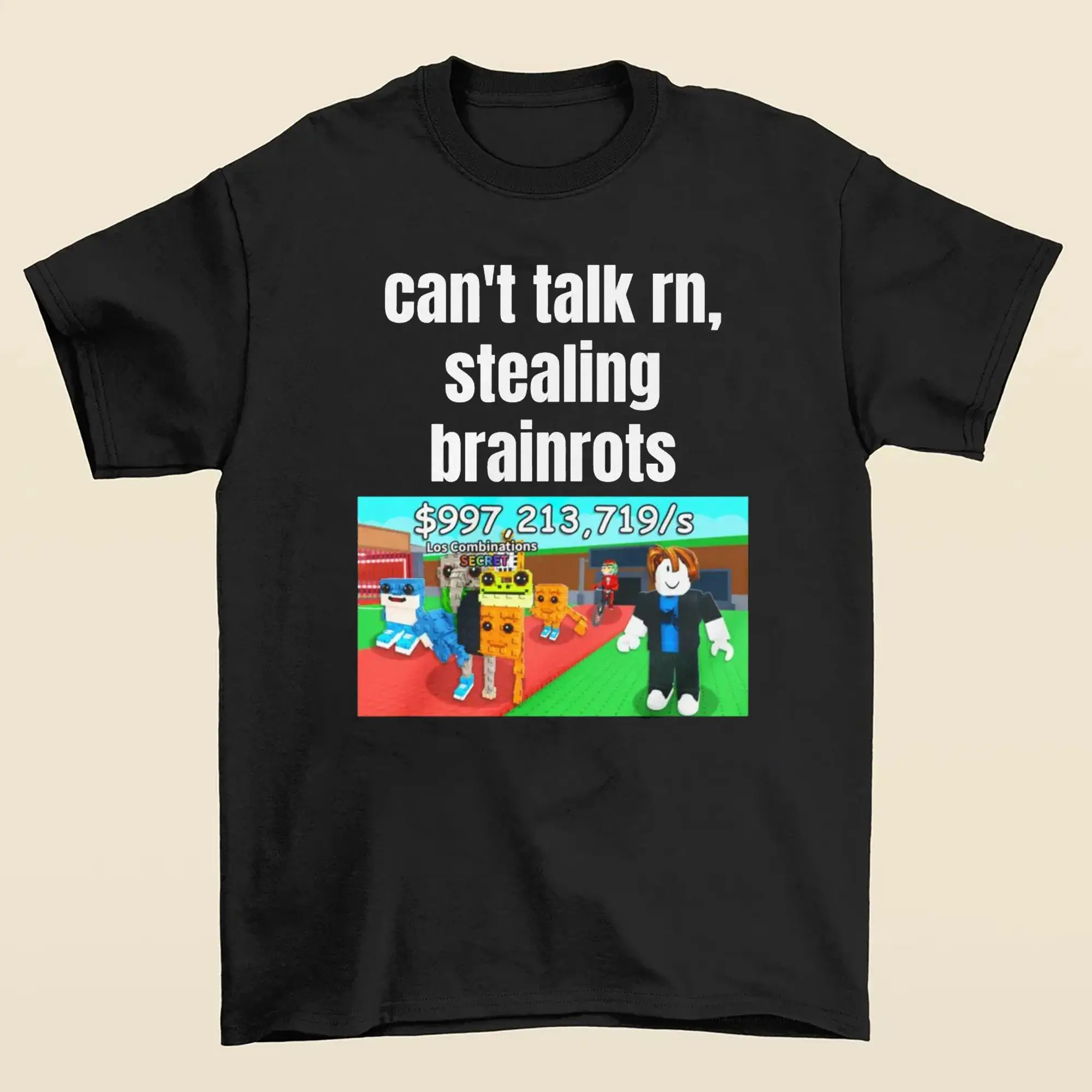 Tシャツ入りフレーム　meme ポンチョガール Steal a Brainrot Funny Meme T-Shirt Featuring Viral Roblox Theme