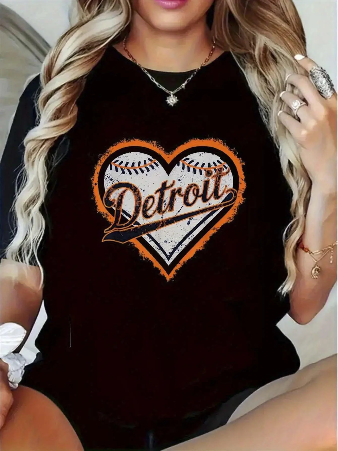 Detroit Baseball Heart Graphic Tee - Stylish Black Casual T-Shirt, Soft for Ultimate Comfort, Perfect for Sports Fans, Ideal for Summer Outings, Game Days, and Casual Attire, Great Gift for Friends and Family Who Love Baseball!
