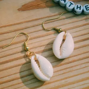Shell earrings Shell earrings