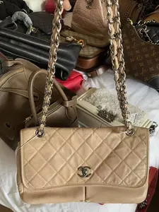 Pre-owned CHANEL france Crossbody Bags H1 milk tea colored lambskin shoulder bag XBG06210007