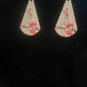 Teardrop Cherry Blossom Earrings - Elegant Floral Design for Women's Fashion Accessories