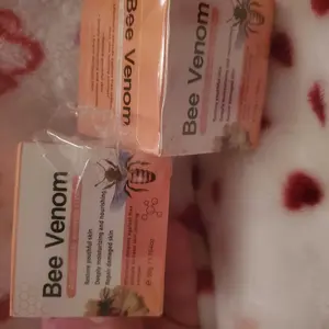 Bee Venom Facial Cream Neck Cream, Lifting Brightening Moisturizer, Hydrating Facial Lotion for Dry Skin for Women & Men, Christmas Gift