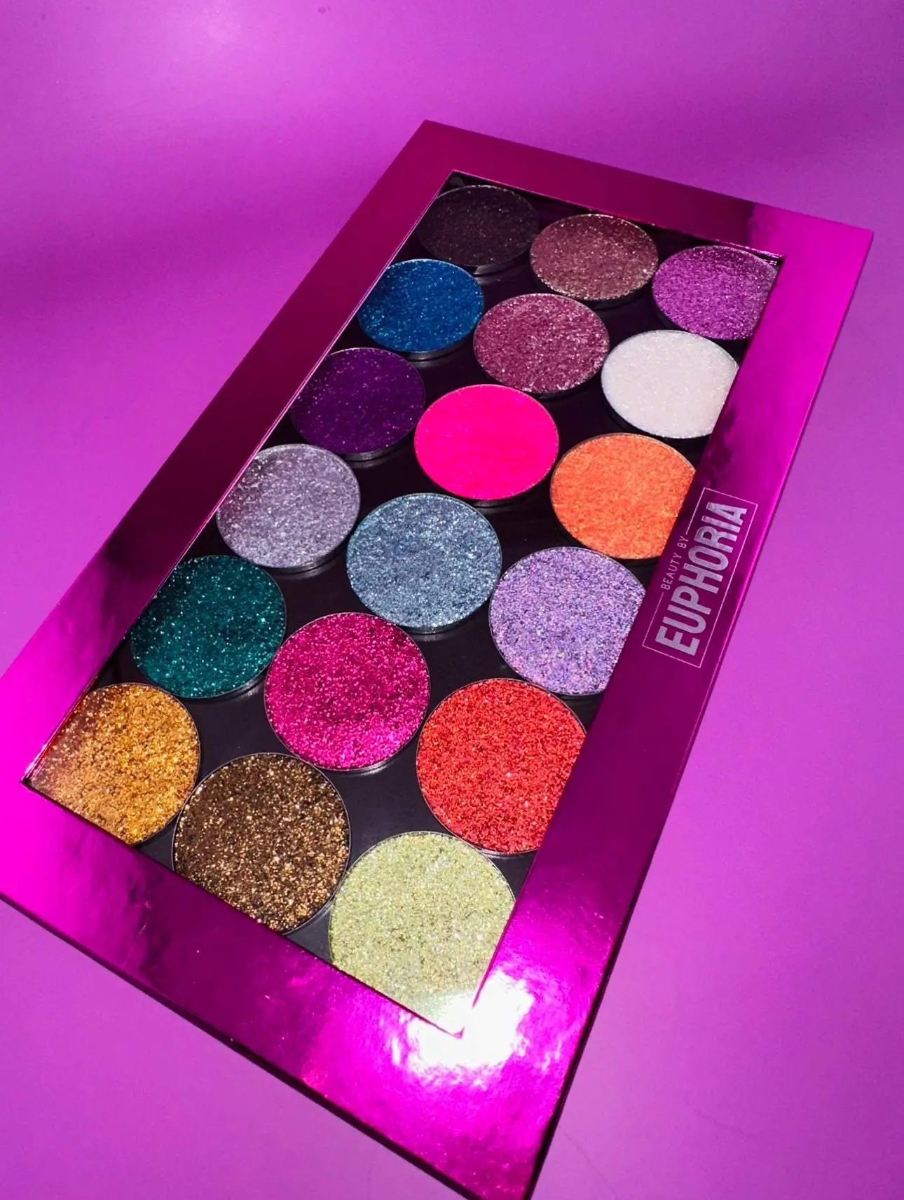 18 Shades Pressed Glitter Palette - Vegan & Cruelty-Free Makeup for Glamorous Look Eyeshadow