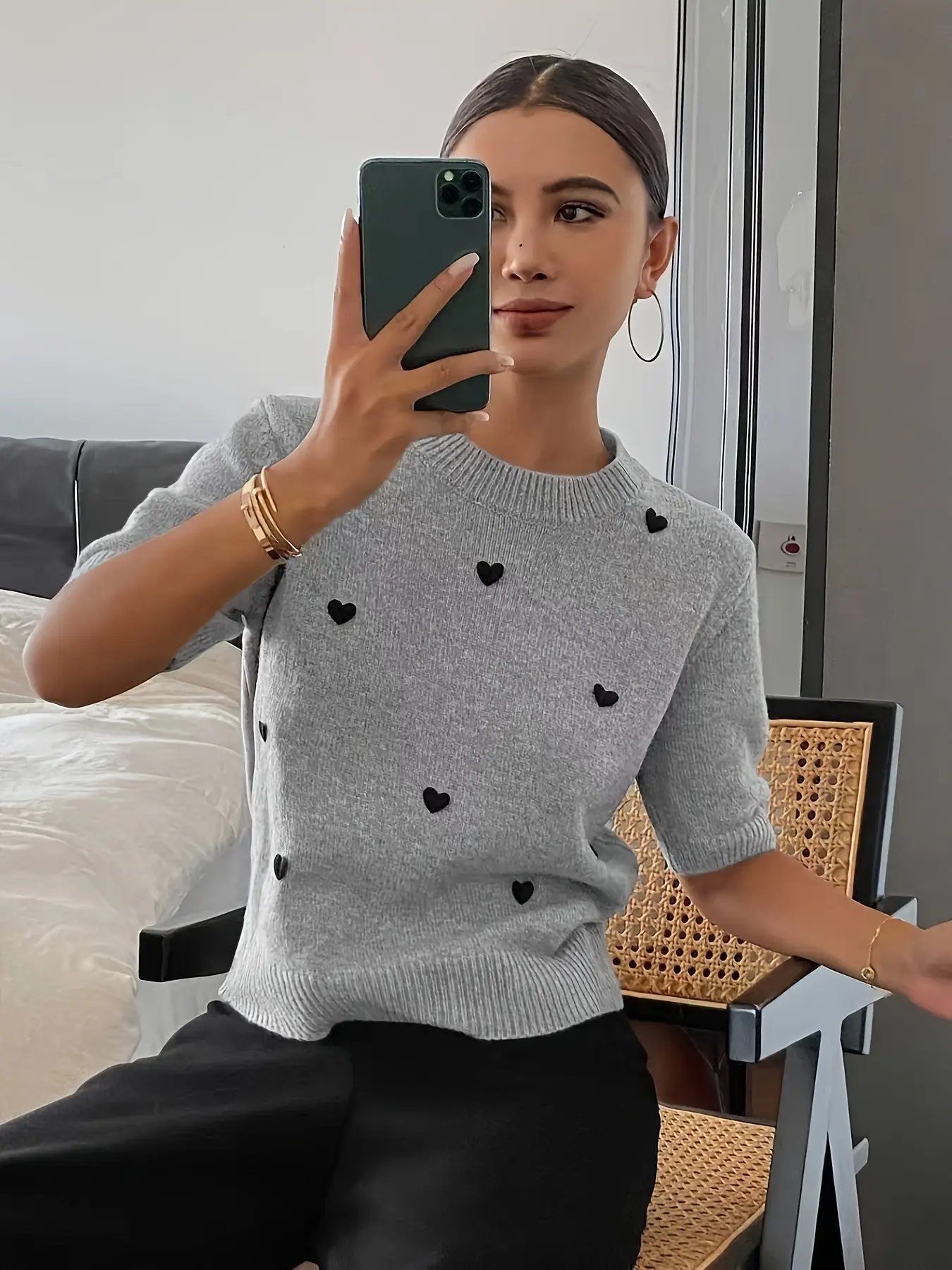 French Heart Knitted Short Sleeve Sweater Knitwear, Spring Summer New Simple High-End Round Neck Slim Fit Top, Must-Have Women's Clothing