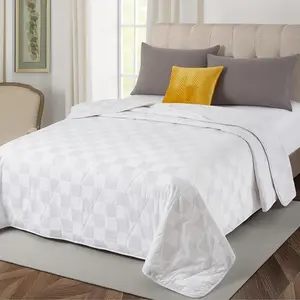 Lightweight White 100% Cotton Queen Size Comforter, All Seasons Thin Organic Cotton Filled Bedspread, Durable Breathable Quilt for Hot Sleepers (Block)