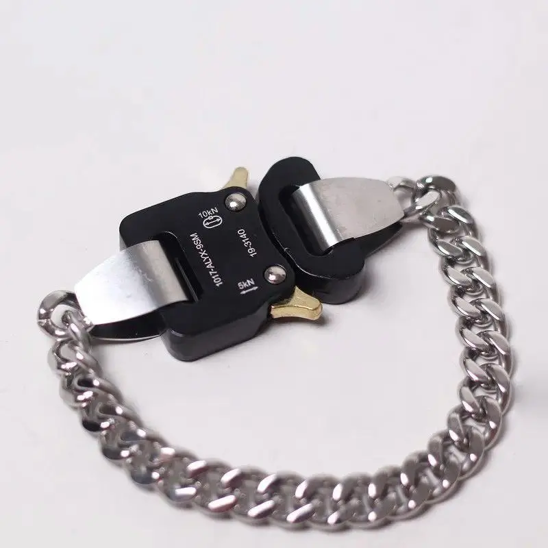 2026 New Alyx Bracelet Original Design For Men And Women 10179sm Functional Lock Buckle Tactical High Street Hero Bracelet