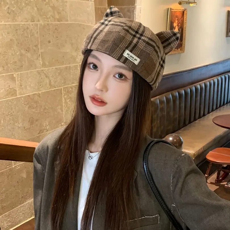 Women's Leopard Print Polyester Beret - Classic Beret Shape Hat, Elegant Clothes Accessory for Autumn, Winter Casual Wear