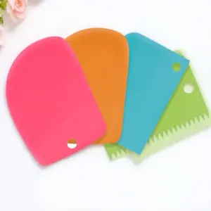 Flexible Fondant Scraper Tool: Heat-Resistant, Non-Stick, 4-in-1 Cake Icing Smoother. Antibacterial, Anti-Mold, Easy-Clean Baking Decorating Kit for Professional Bakers.