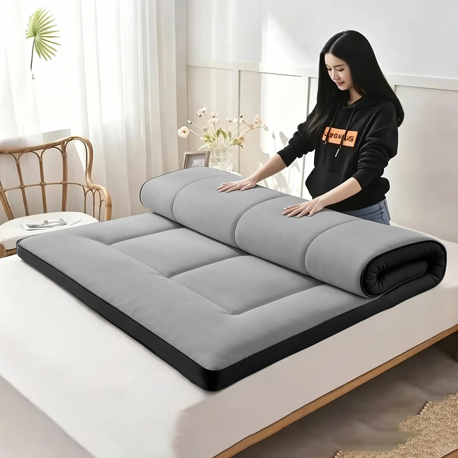 Checkered Mattress Topper, Double-Sided Usable Design, Soft On One Side And Breathable On The Other, Suitable for Multiple Scenarios, Providing A Four-Seasons-Appropriate Sleeping
