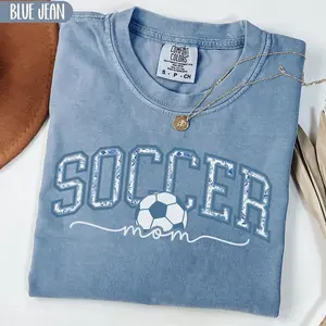 Comfort Colors Soccer Mom Shirt, Toile De Jouy Soccer Mama Tshirt, Girly Aesthetic Graphic Tees for Soccer Mom, Chinoiserie Gift for Mothers Day