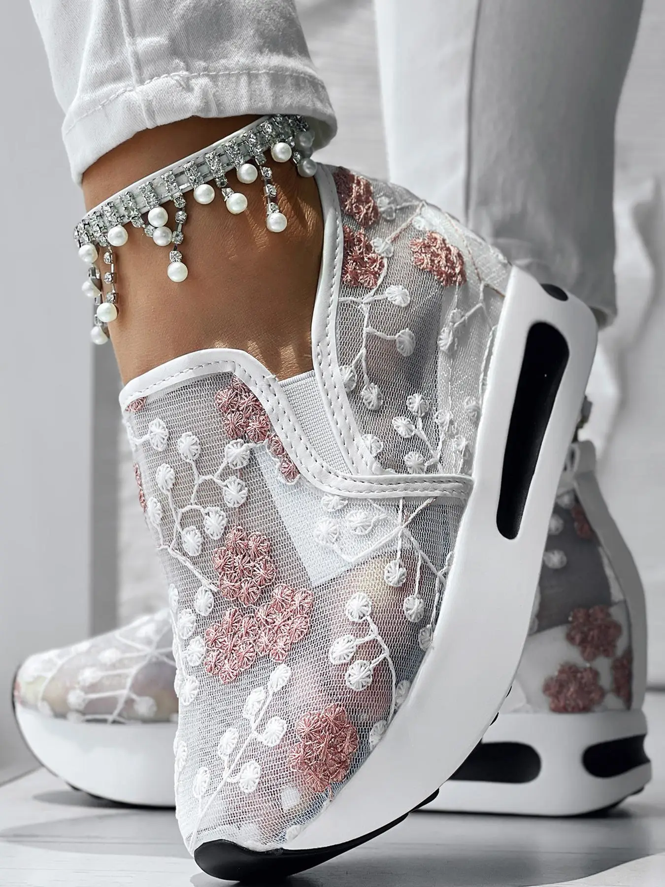 Fashionable Floral Embroidering Design Slip on Wedge Shoes for Women, Shoes for Summer 2024, Casual Comfortable Mesh Platform Sneakers for Daily Wear,