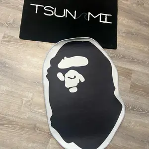 Tsunami Big Head 3 Feet Rug - Stylish Black & White Design for Modern Home Decor