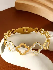 Luxury openwork four-leaf clover bracelet, elegant design, high-end feel with diamond-encrusted titanium steel, colorfast spring clasp, women's titanium steel bracelet, Elegant Bangle