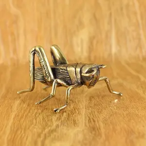 [Small Retro Tea Pet Ornament] Brass Grasshopper Metal Craft Ornament Tea Pet Retro Small Ornament for Desktop Decor Statue