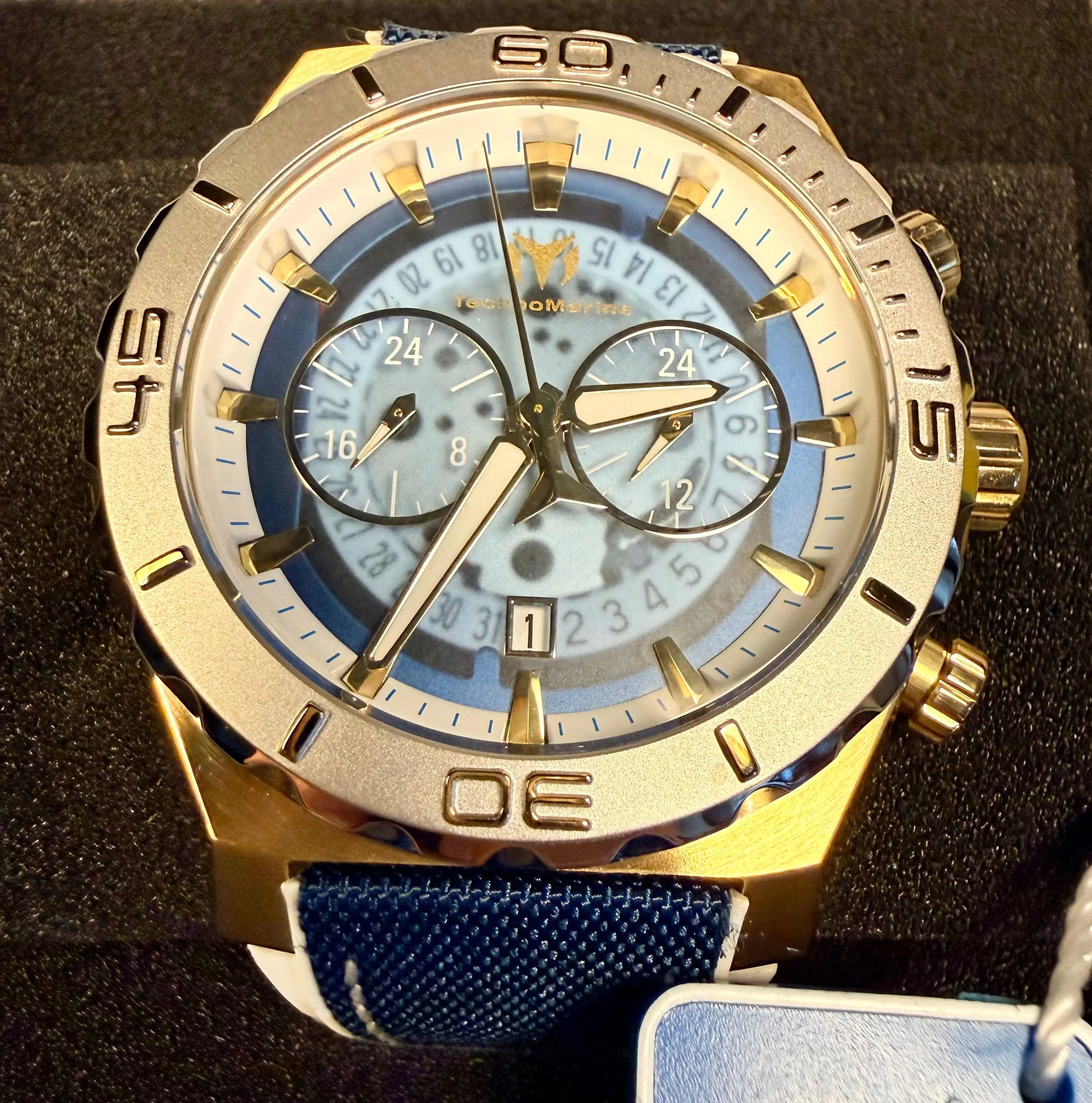 TechnoMarine Reef Shark Swiss Ronda Z50 Mens Watch 48mm, White/Blue ZG-TM-519007