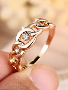 A feminine geometric design ring made of synthetic crystal in a high-end, vintage gold tone, perfect for weddings and special occasions, Elegant Fashion Rings