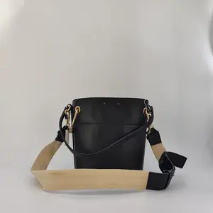 Pre-owned Chloé leather Crossbody Bags Mini Roy Bucket Bag Black Crossbody Gold HW BF00301