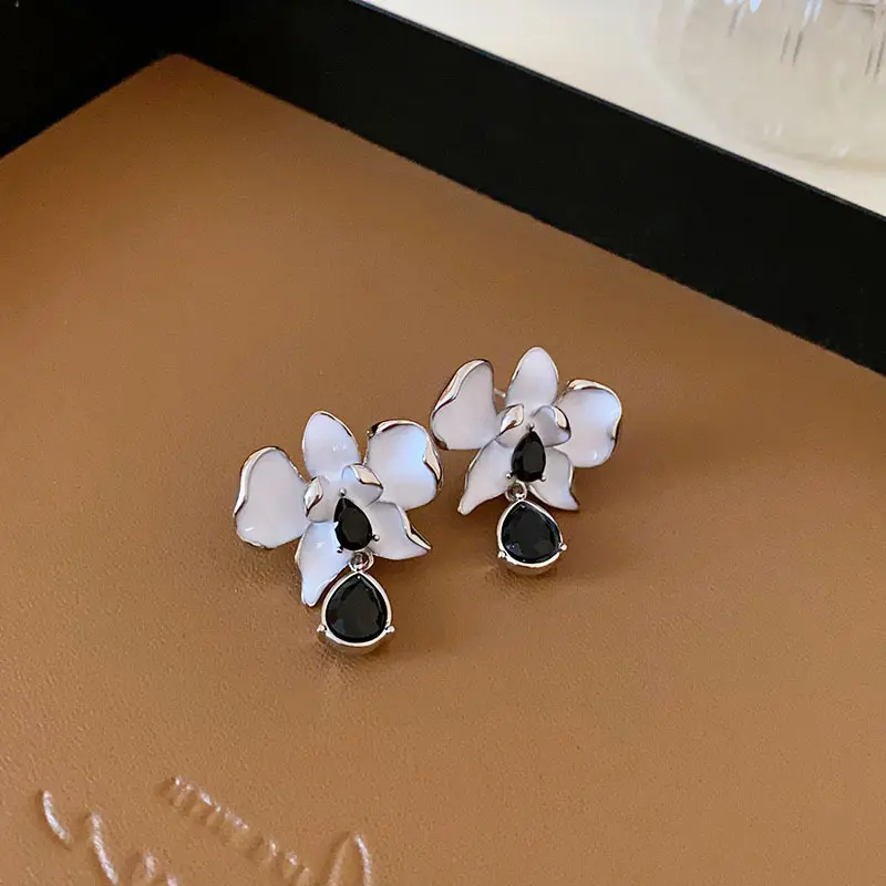 Light Luxury Silver Needle Sweet Cool Black and White Drip Oil Flower Earrings Complete Jewelry Set - Hypoallergenic Coated Metal Dangle Drop Earrings with Charms, Necklace, Bracelet for Daily Temperament Enhancement, 25G Costume Jewelry