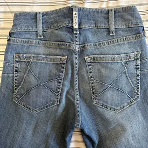 Ariat Jeans Size 26R Junior Inseam 30 inches skinny fit Denim Menswear