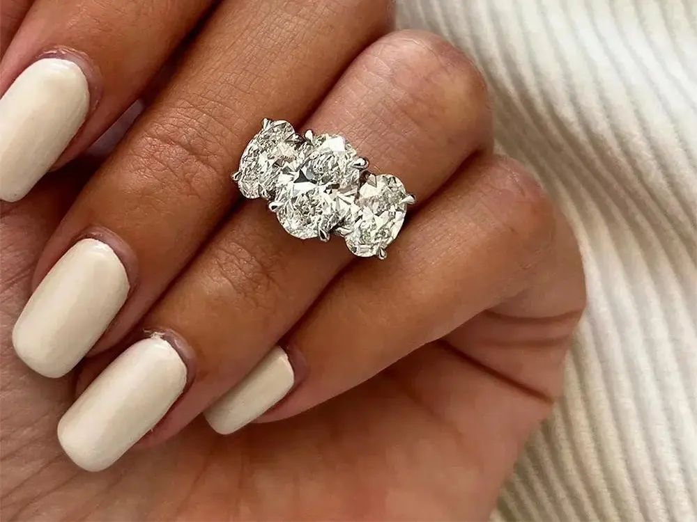 3-Stone Moissanite Engagement Ring, Artificial Gemstone Jewelry for Marriage Proposals