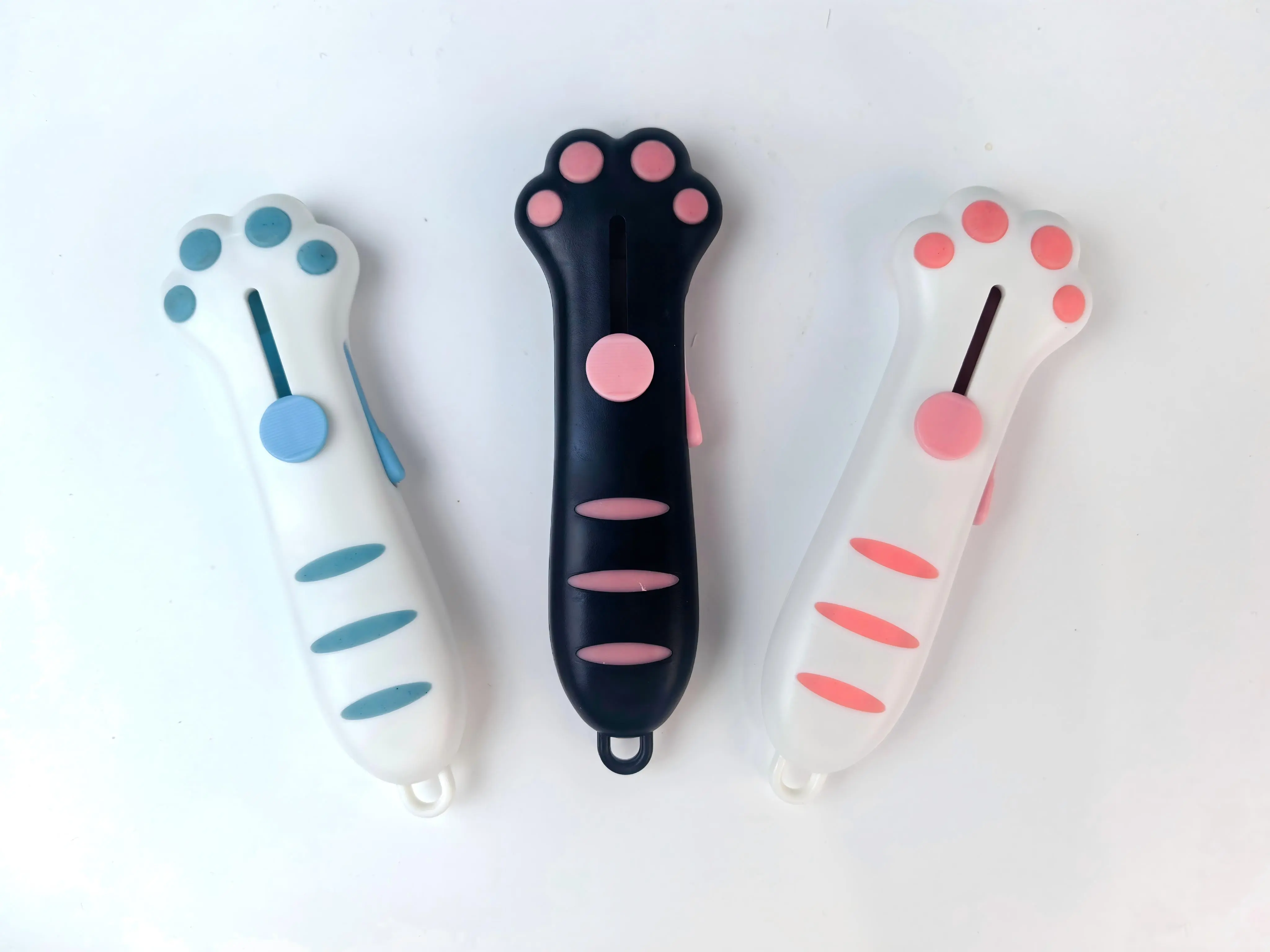 Cat Claw Box Cutters, Retractable Cat Knife, Stainless Steel Blade for Package Opening and Craft Projects, Cat Box Cutter for Home and Office Use