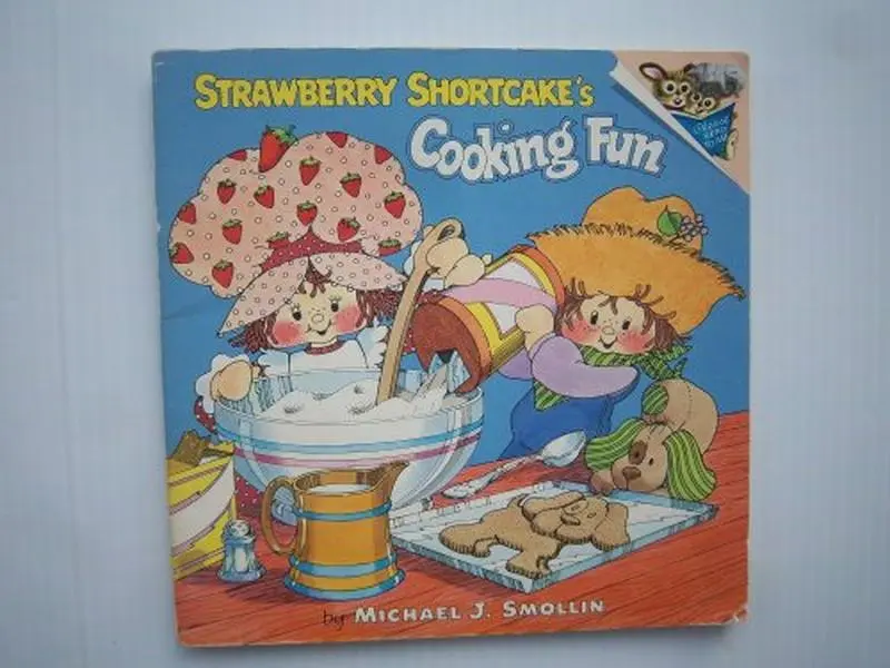 USED Book - Strawberry Shortcake's Cooking Fun by Michael J. Smollin (Paperback) - english