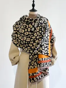 Women's Casual Leopard Print Scarf, Faux Wool Warm Shawl for Fall & Winter, Stylish Woven Fabric, Heart Pattern Design