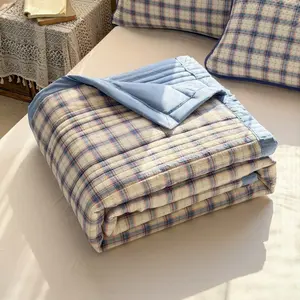 Ultra-Soft Summer Cooling Blanket, Plaid Pattern Blanket, Lightweight & Breathable, Ideal for Hot Sleepers, Light, No Pillowcase Included