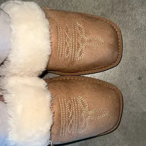 OOW Fuzzy Cozy  Slippers for Women with Memory Foam Comfy Bedroom Fluffy Slippers with Faux Fur Lining Western Cowgirl Boot Slippers Indoor & Outdoor Square Toe