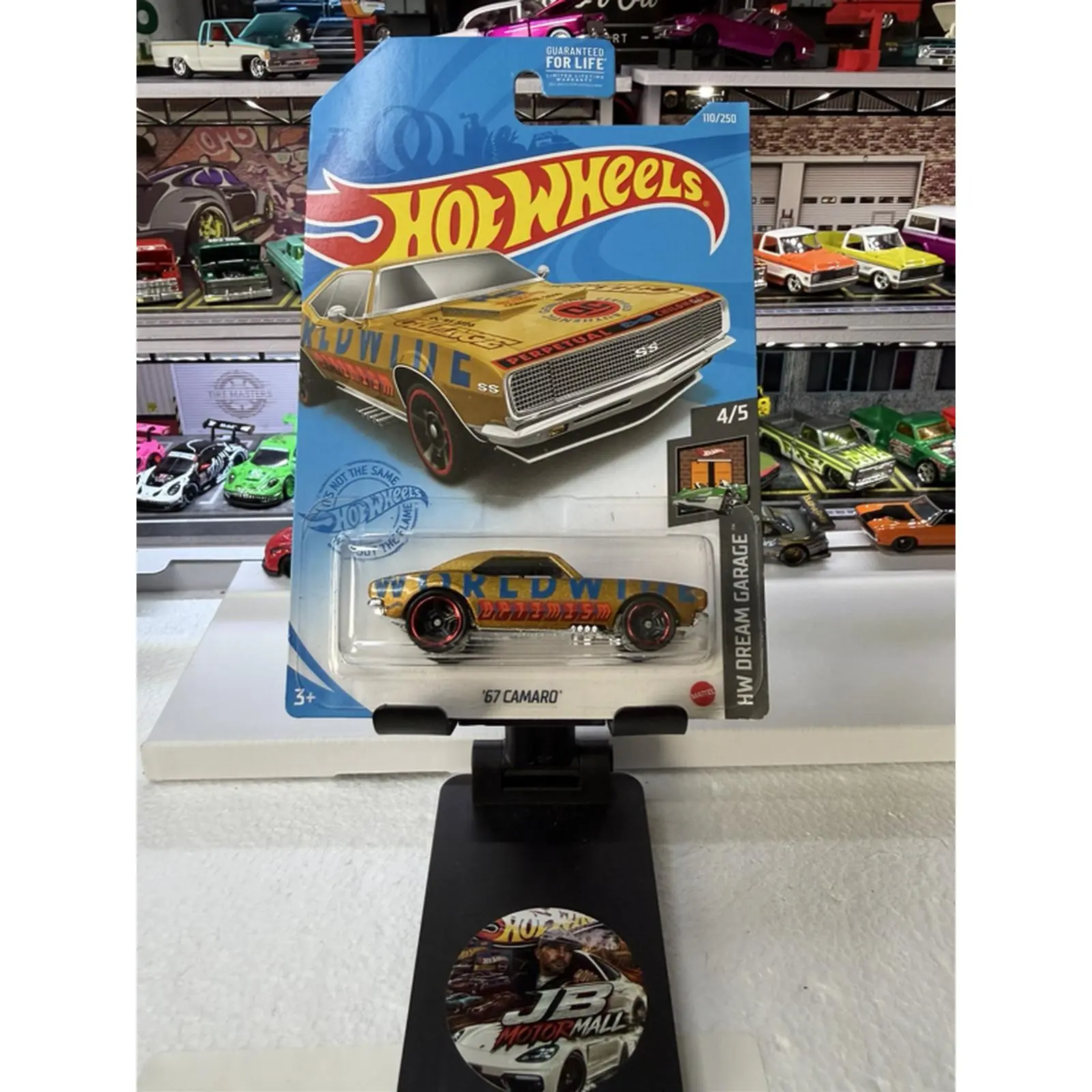 Hot Wheels 67 Camaro HW Dream Garage 4/5 Series 167/256 Collectible Die-Cast Model Car