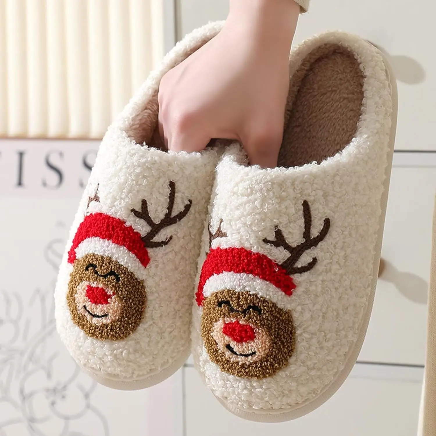 Women's Smiley Face Slippers, Stylish Soft Fur Lined Fuzzy Slides with Cozy Memory Foam, Indoor Outdoor Footwear