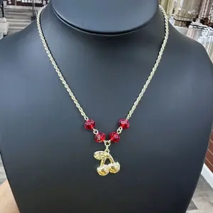 Gargantilla de cherry size 16" con ajustador 18" collier avec pendentif de cerises et perles rouges