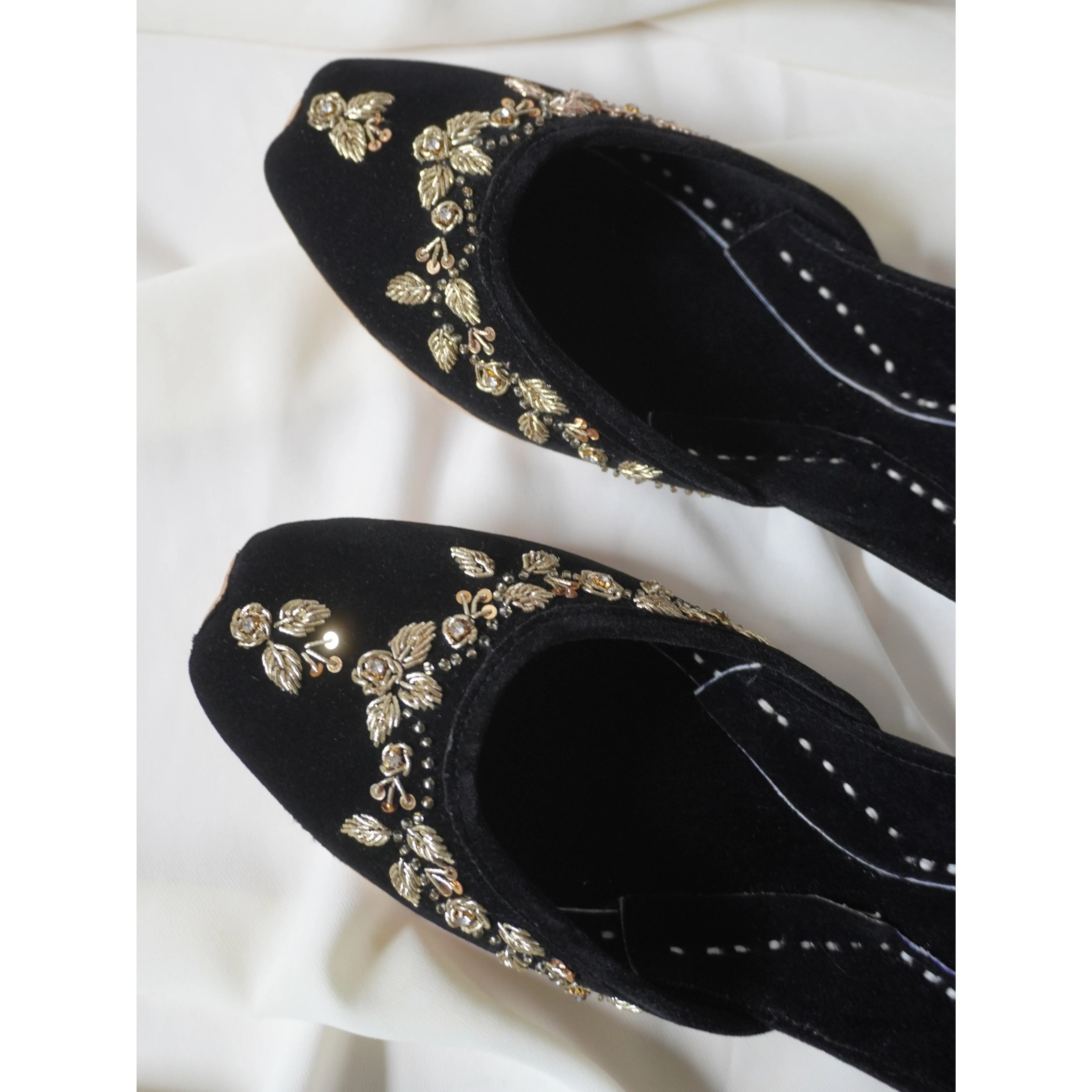Black Bri Handmade Jutti/Khussa