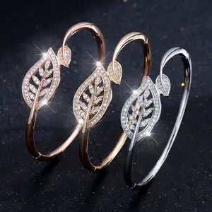 Luxury Leaf Filigree Cuff Bangle Bracelet for Women, Sophisticated Nature Inspired Statement Wrist Accessory, Premium Craftsmanship Timeless Finger Jewelry for Daily Formal Wear, Trending Jewelry Gift
