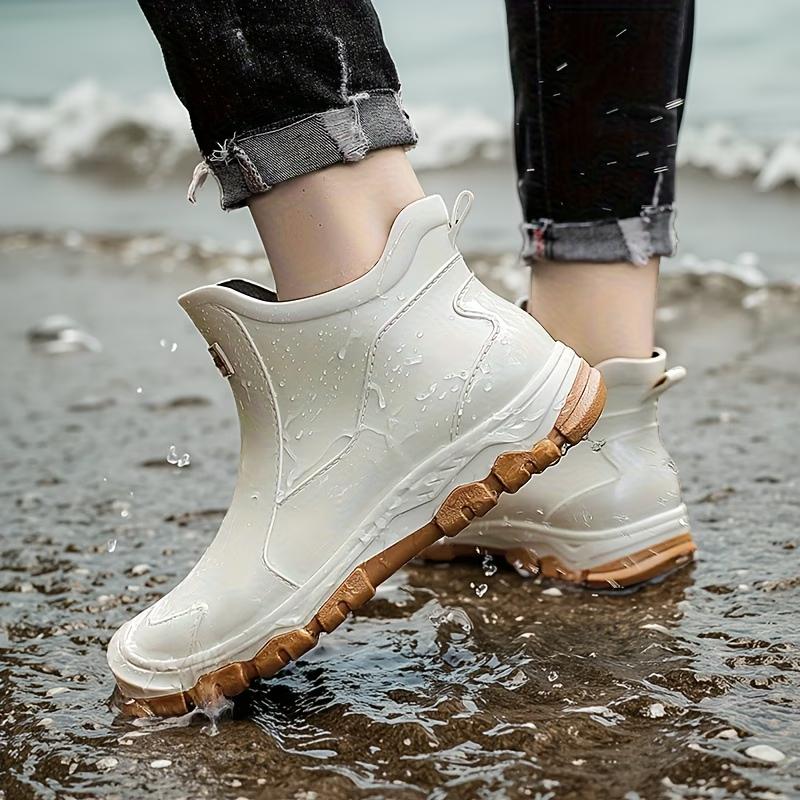 Unisex Lightweight Anti-Slip Rain Boots | Stylish Short Boots, Versatile for Car Washing and Outdoor Use, Wear-Resistant Non-Slip Sole, Suitable for All-Year Round, Round Toe Design