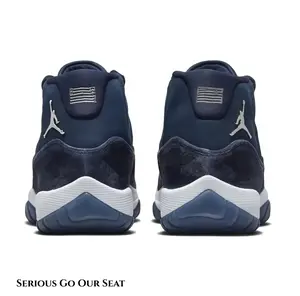 High-Top Midnight Navy Velvet Sneakers with Cushioned Sole, Retro Street Style for Daily Wear