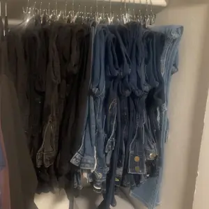 20pcs Stainless Steel Multi-Use Clips with Hooks, Portable Hangers for Laundry, Pants, Hats & Skirts, 360° Rotating Storage Organizer and Multifunctional Clothes Hanger