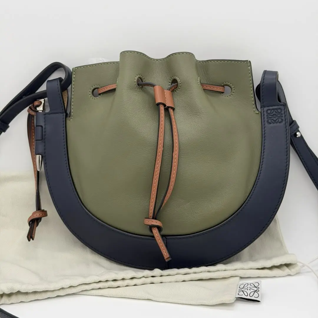 Pre-owned Loewe Horseshoe Colorblock Bucket Crossbody Bag LEW091402