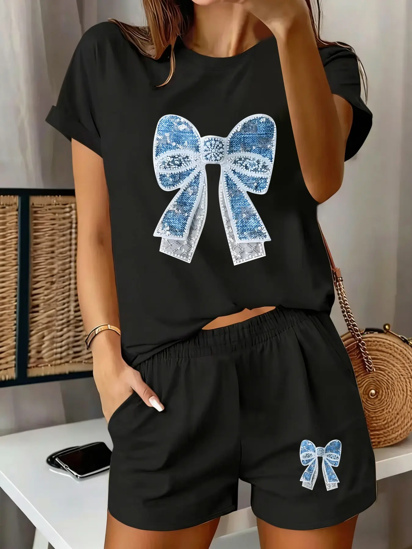 Women's Round Neck Tee Shorts Set, Summer New Pattern Print, Blue Sequins Bowknot Design, Casual Fitted Style