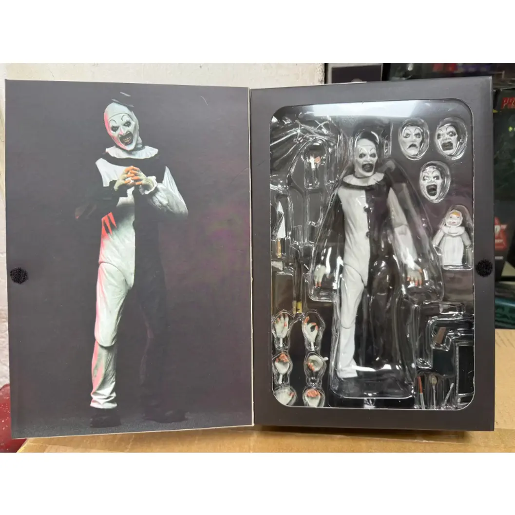 45251 Damien Leone's Terrifier Ultimate Art The Clown 7" Action Figure