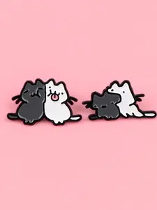 2pcs/set Cute Couple Cat Badges, Cartoon Animal Design Pins, Unisex Daily Clothing Decoration, Perfect Gift for Family and Friends
